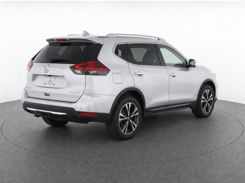 Used 2017 Nissan Rogue SL w/ SL Premium Package AWD/4WD image 4