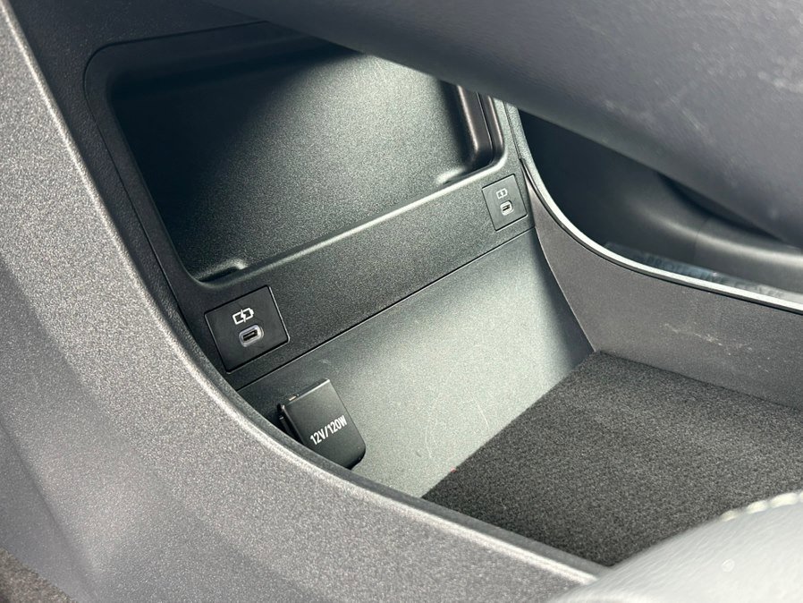 Used 2023 Subaru Solterra AWD image 31