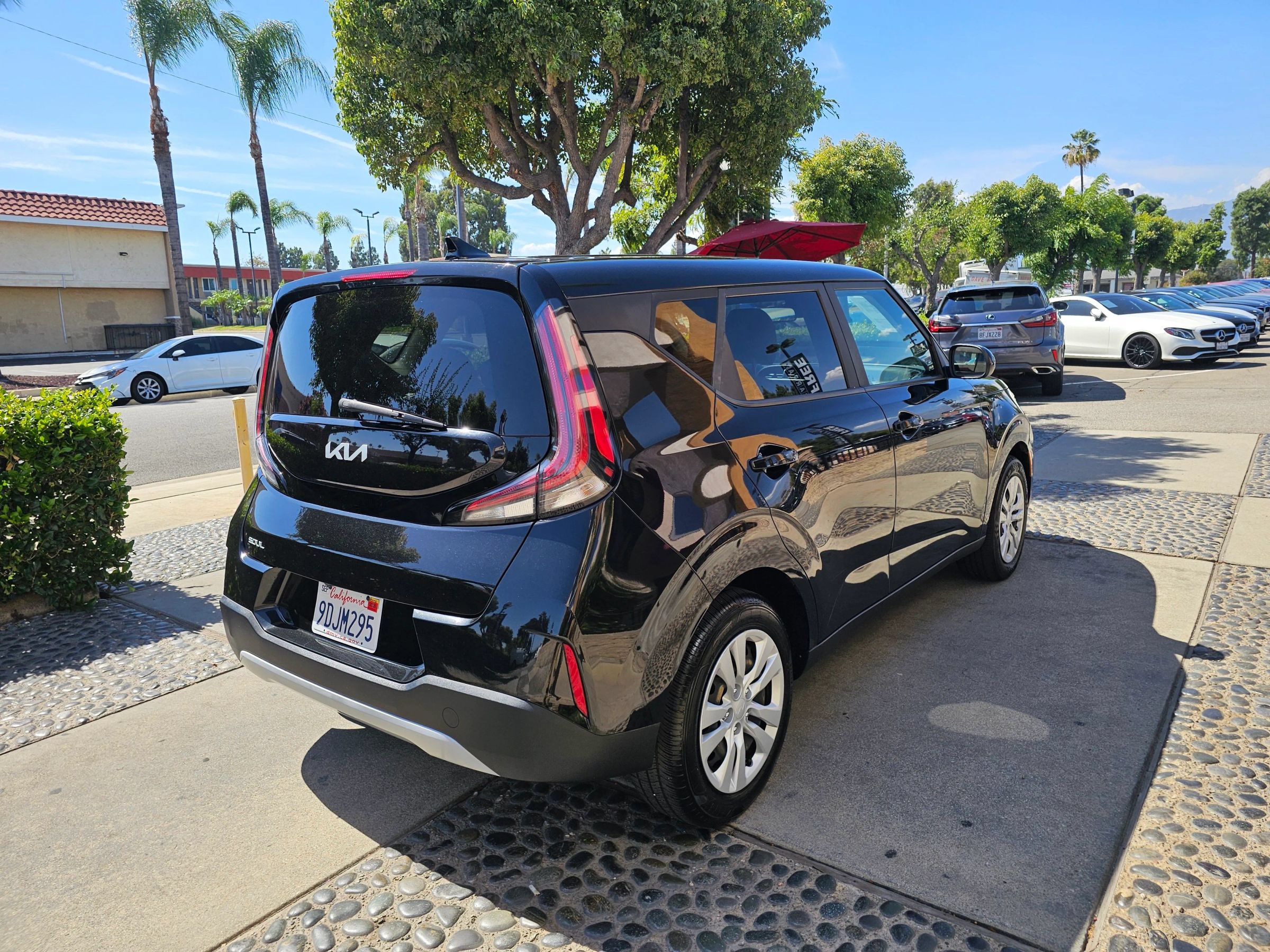 Used 2023 Kia Soul LX FWD image 5