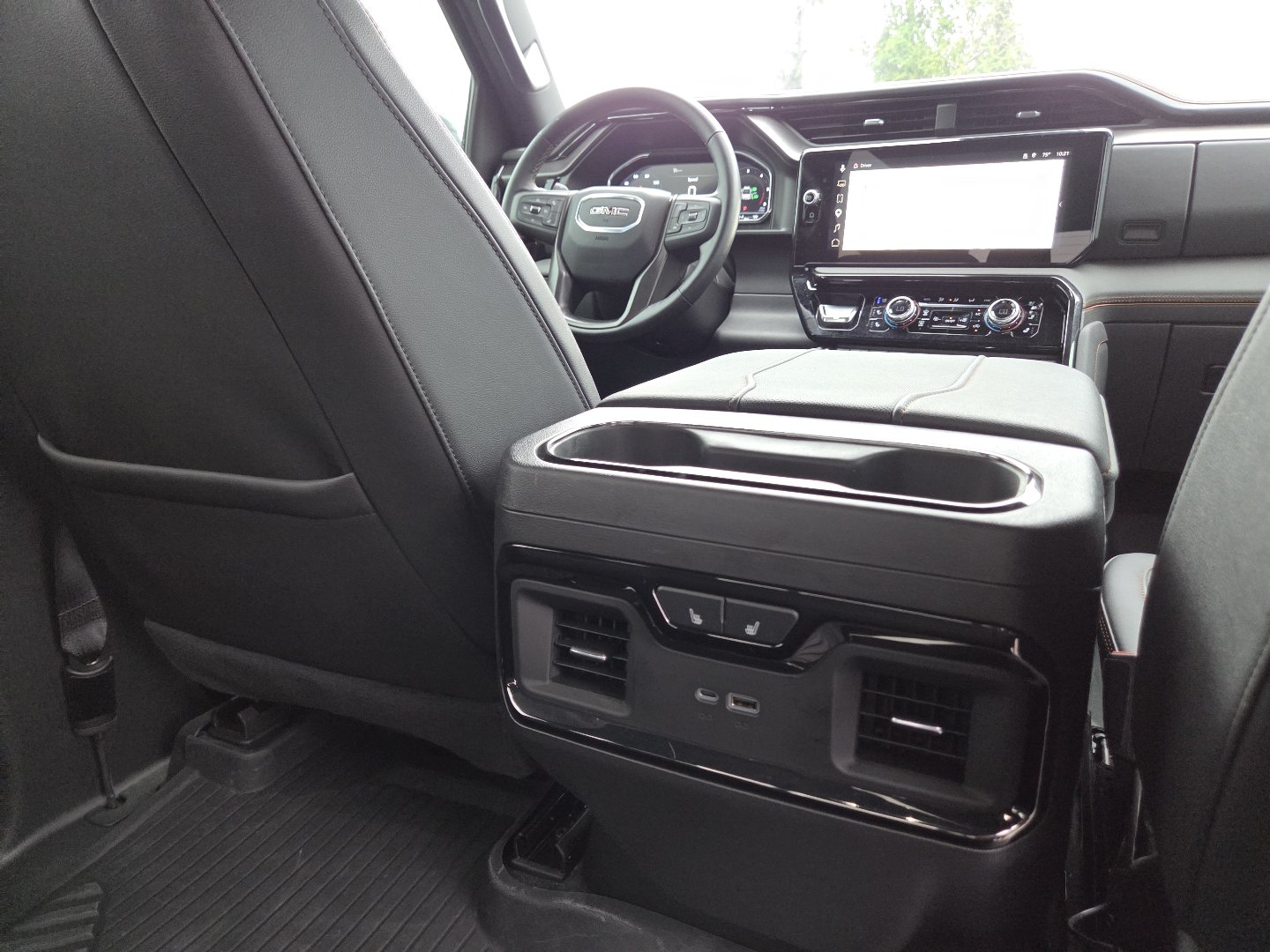 Used 2025 GMC Sierra 1500 AT4 w/ Technology Package AWD/4WD image 29