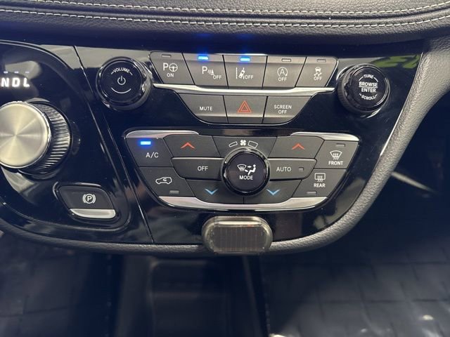 Used 2023 Chrysler Pacifica Touring-L w/ S Appearance Package image 45