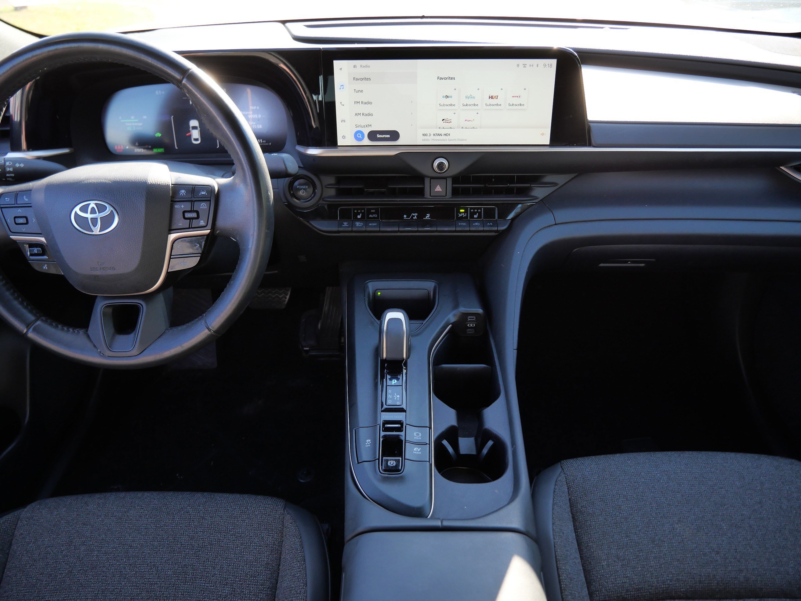 Used 2023 Toyota Crown AWD/4WD image 11