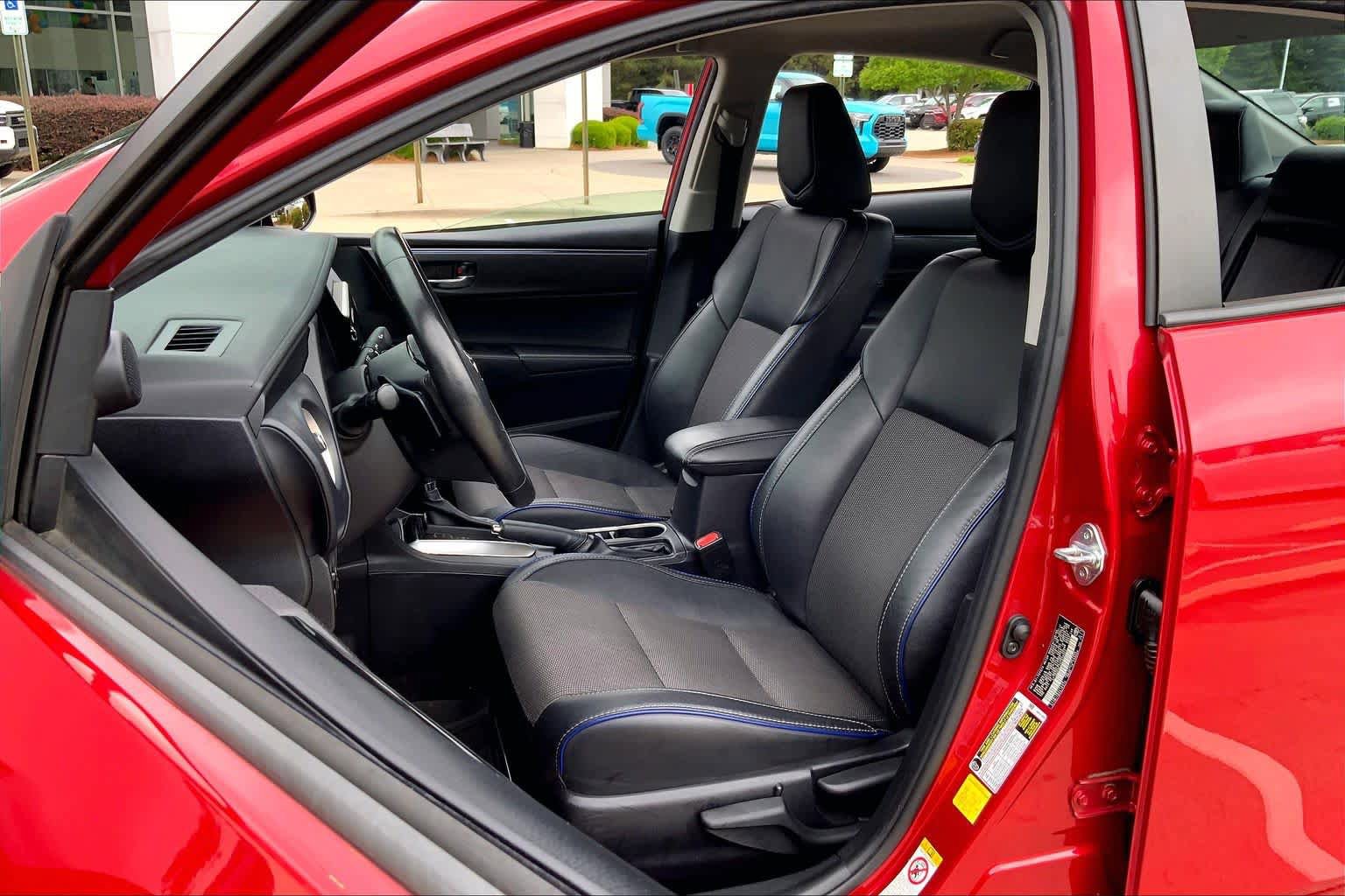 Used 2017 Toyota Corolla SE w/ Carpet Mat Package (TMS) FWD image 8