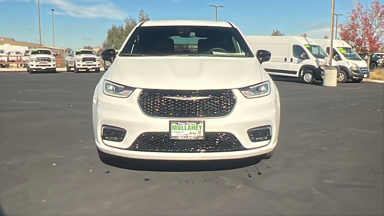 New 2026 Chrysler Pacifica Select image 8