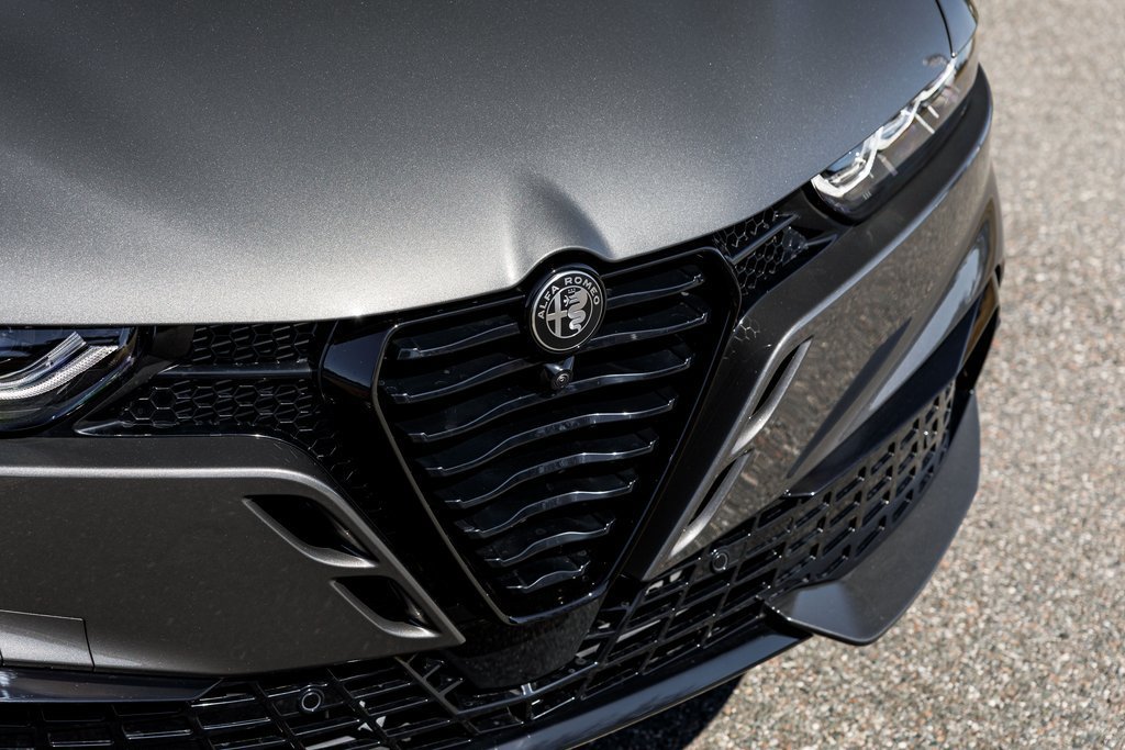 New 2026 Alfa Romeo Tonale w/ Active Assist Package AWD/4WD image 13