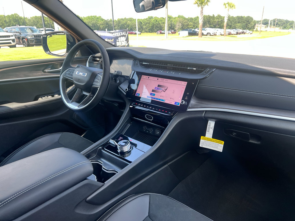 New 2026 Jeep Grand Cherokee Altitude AWD/4WD image 15