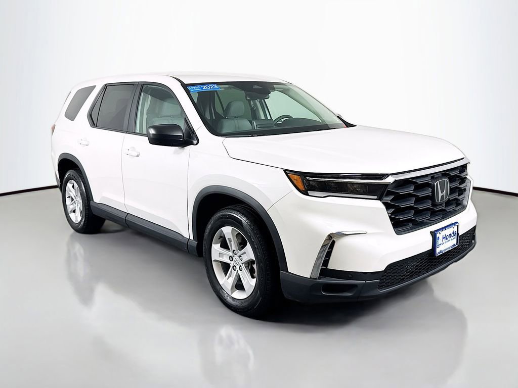 Certified 2023 Honda Pilot LX image 1