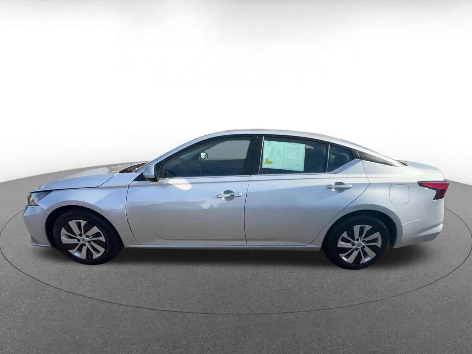 Used 2023 Nissan Altima 2.5 S FWD image 7