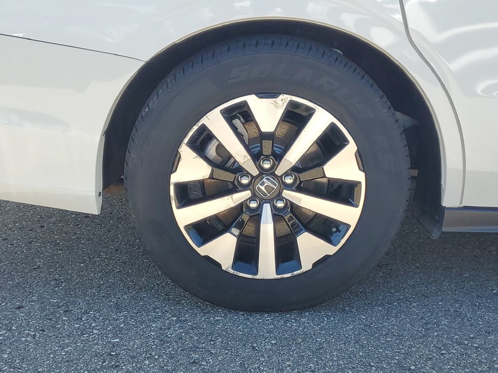 Certified 2025 Honda Odyssey EX-L image 5