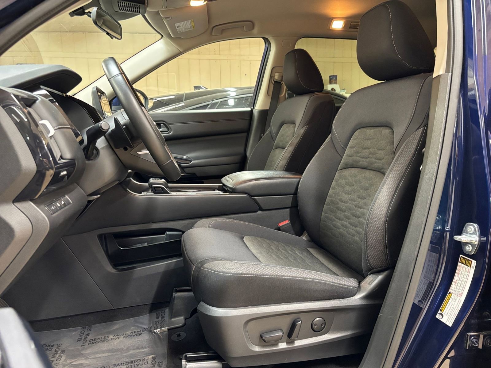 Used 2025 Nissan Pathfinder SV FWD image 29