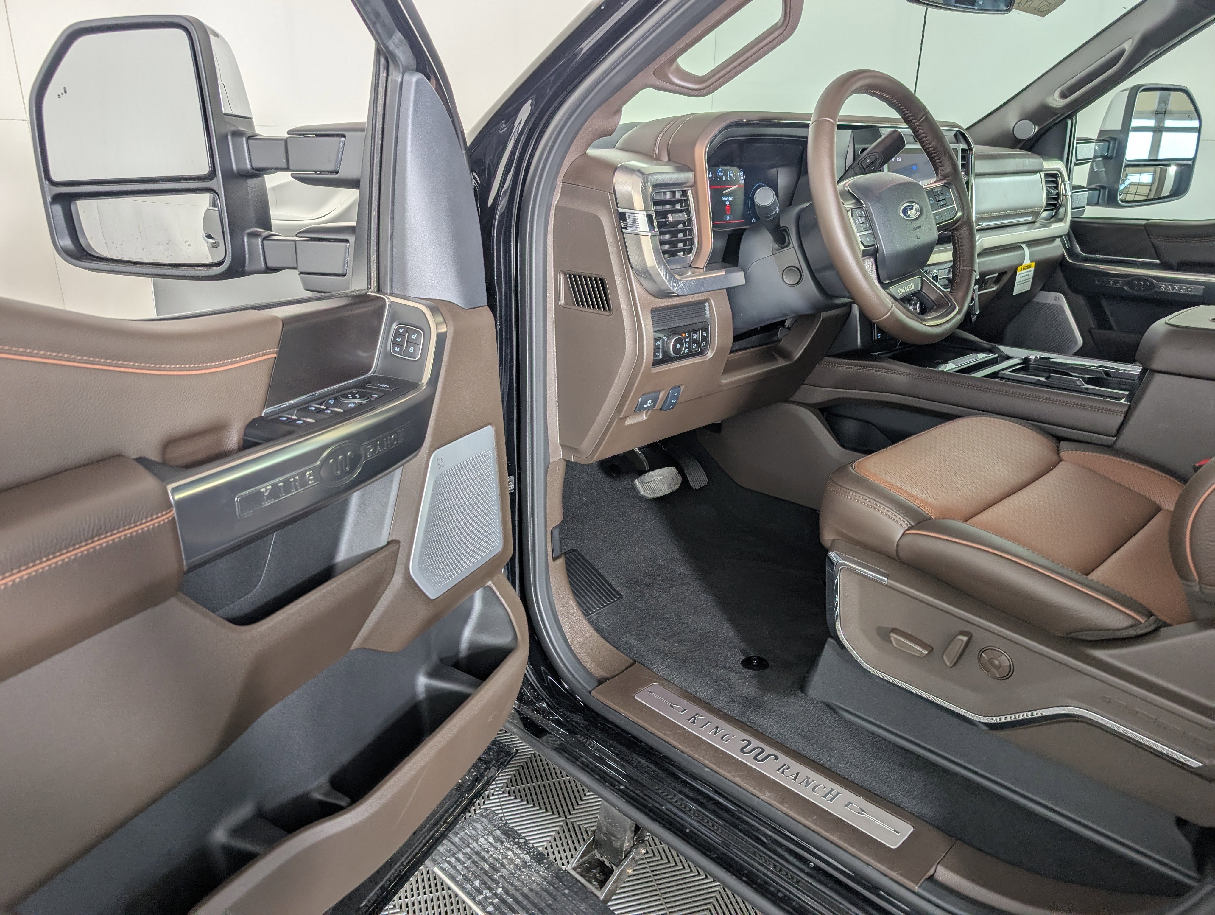 New 2025 Ford F350 King Ranch w/ Chrome Package image 10