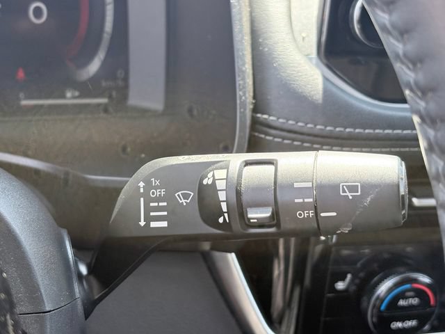 Used 2022 Nissan Rogue Platinum w/ Head-Up Display Package FWD image 17