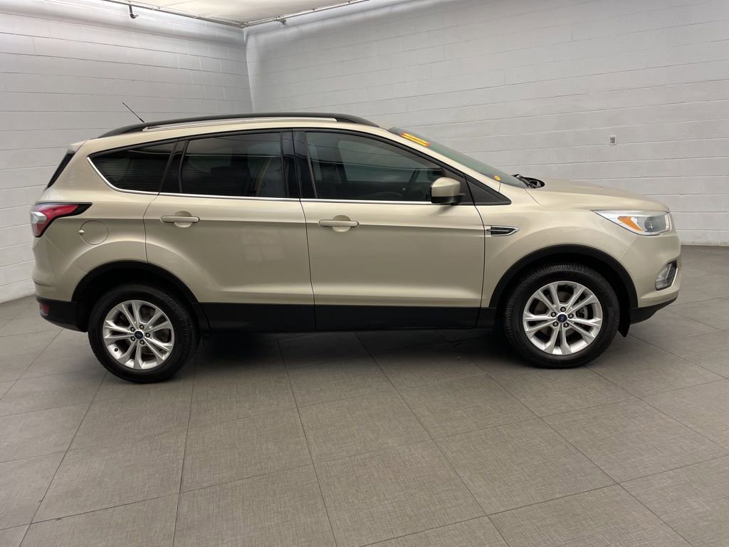 Used 2018 Ford Escape SE image 4