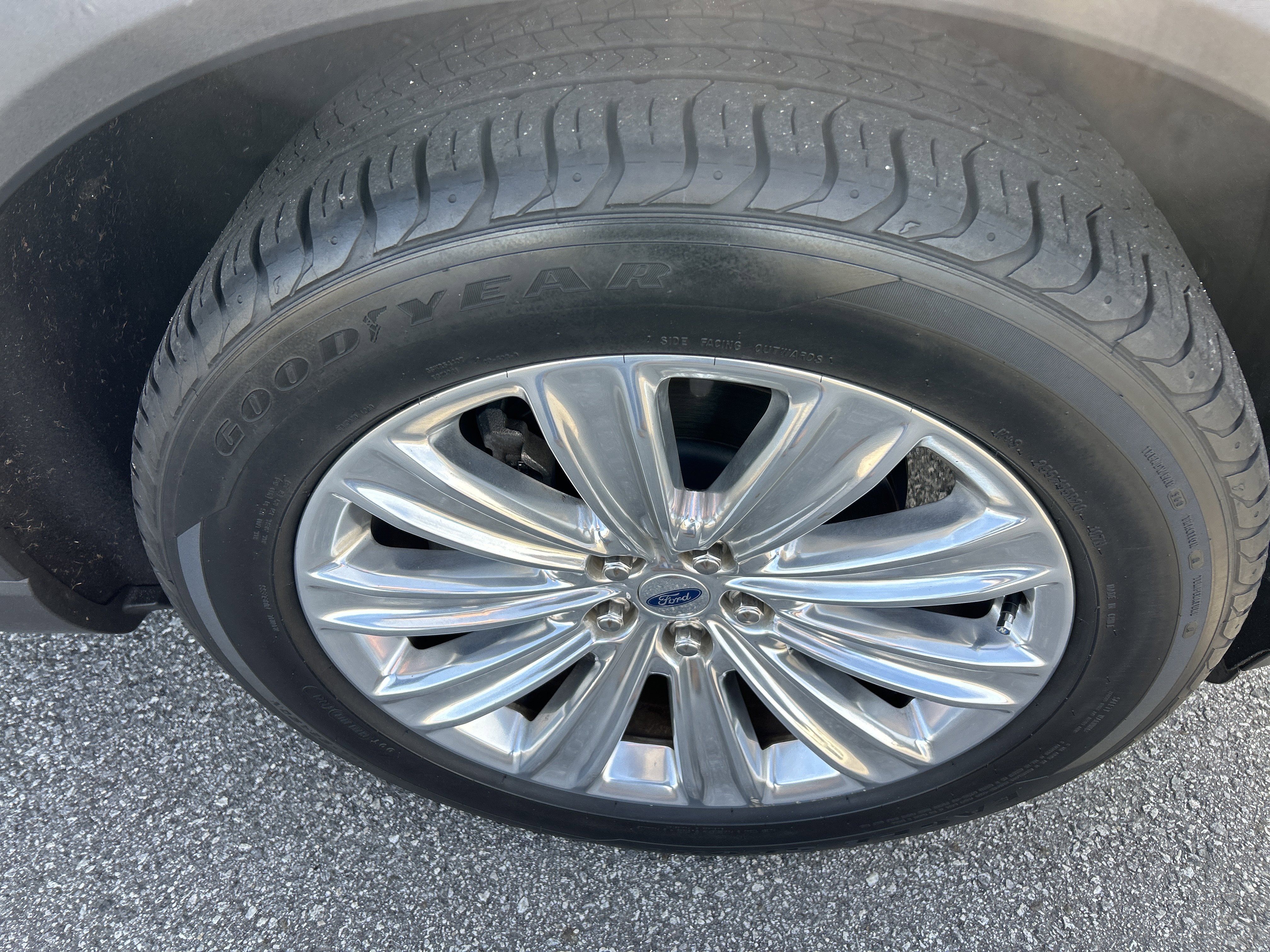 Used 2020 Ford Explorer Limited image 53