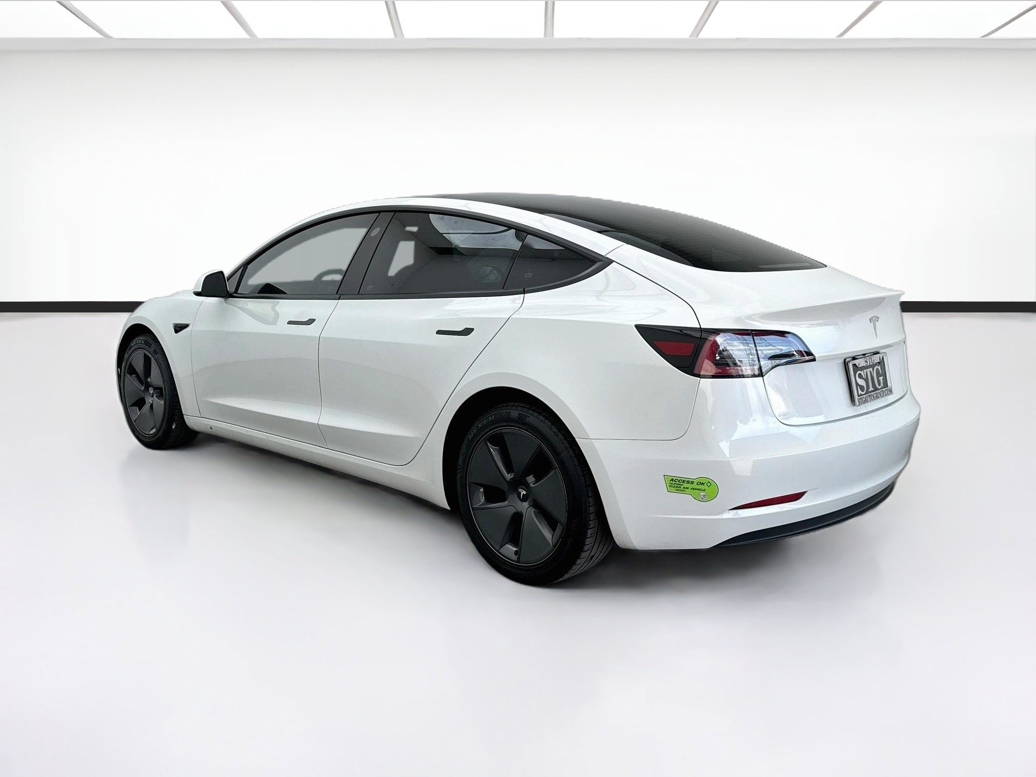 Used 2023 Tesla Model 3 Standard Range RWD image 6