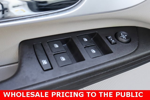 Used 2017 Chevrolet Equinox Premier w/ Enhanced Convenience Package image 10