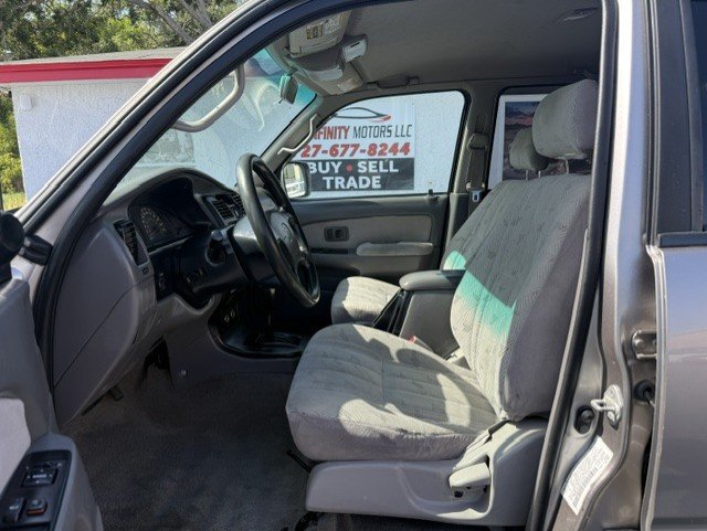 Used 2002 Toyota 4Runner SR5 RWD image 9