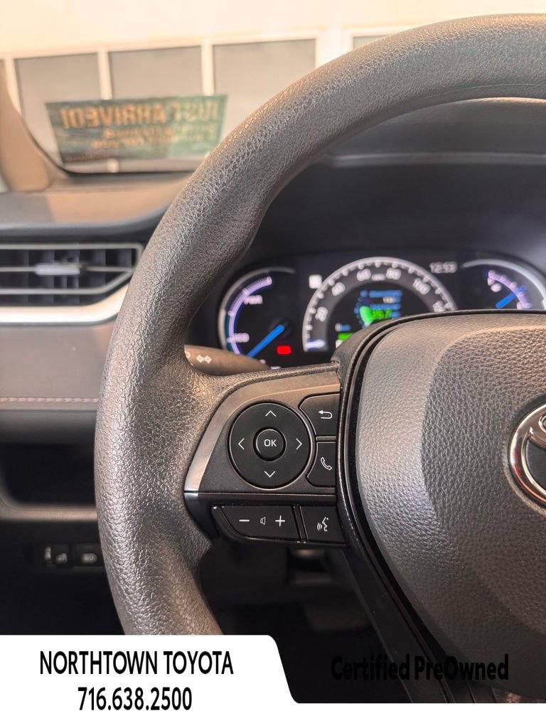 Used 2025 Toyota RAV4 LE AWD/4WD image 19