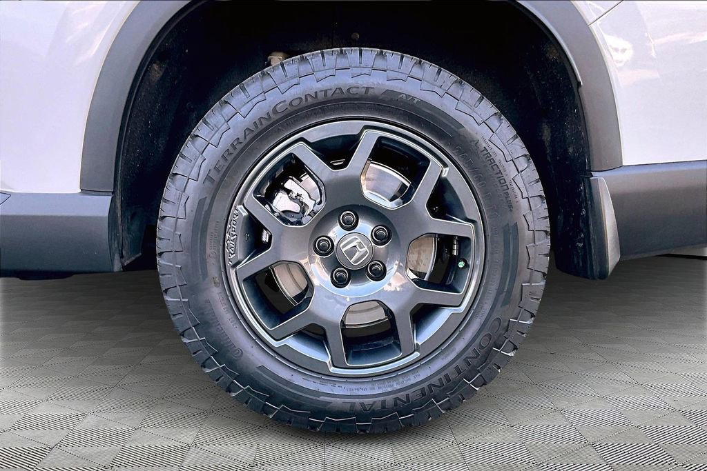 Certified 2025 Honda Pilot TrailSport image 25