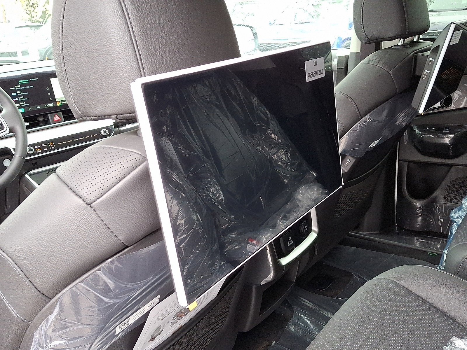 New 2025 Kia Carnival SX Prestige image 25