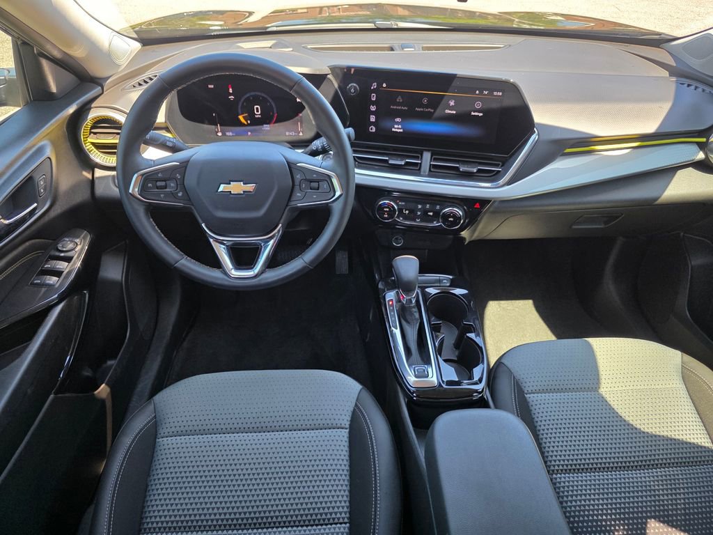 Used 2025 Chevrolet Trax LT w/ Driver Confidence Package FWD image 26