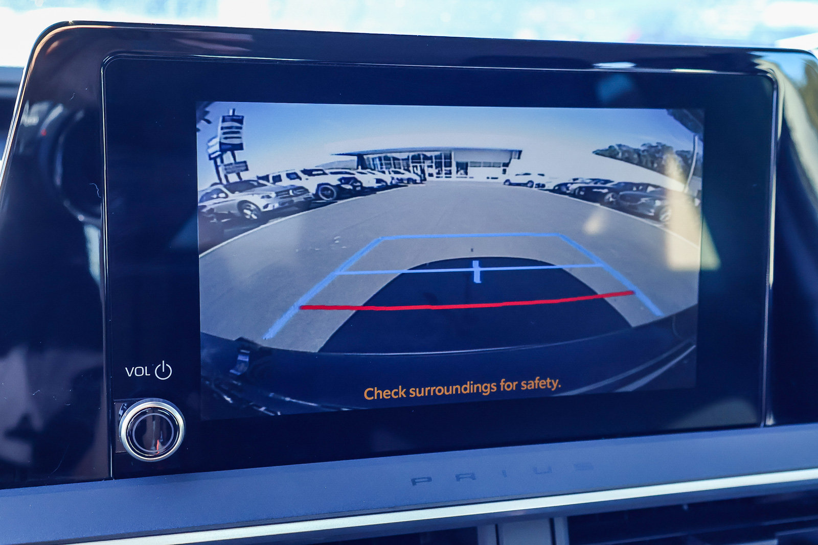 Used 2023 Toyota Prius LE FWD image 5