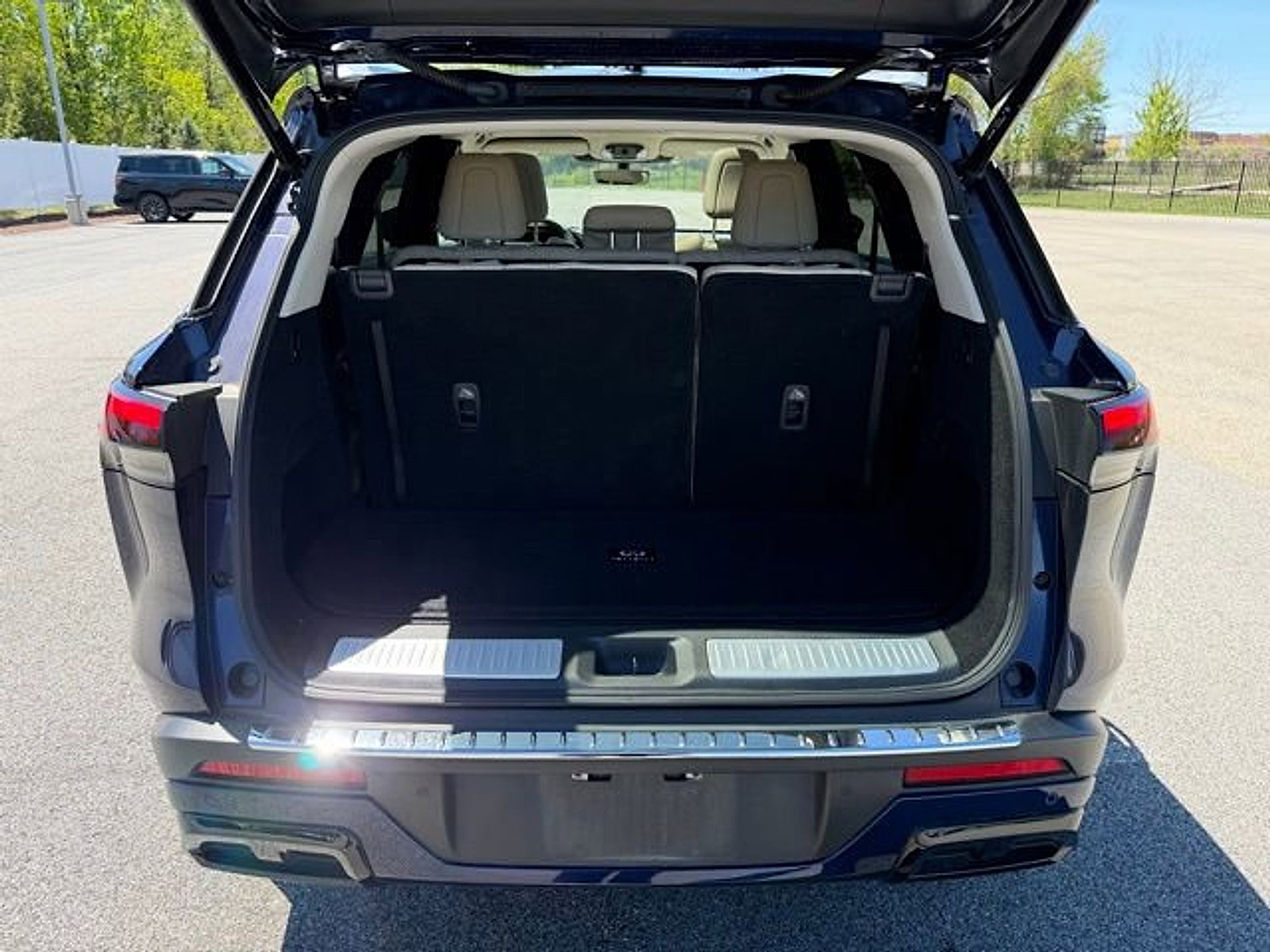 Certified 2023 INFINITI QX60 Luxe w/ Cargo Package AWD/4WD image 18