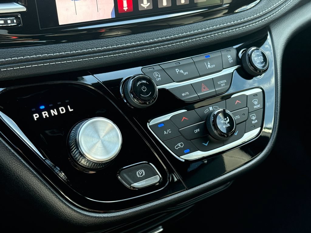 New 2027 Chrysler Pacifica Select FWD image 27