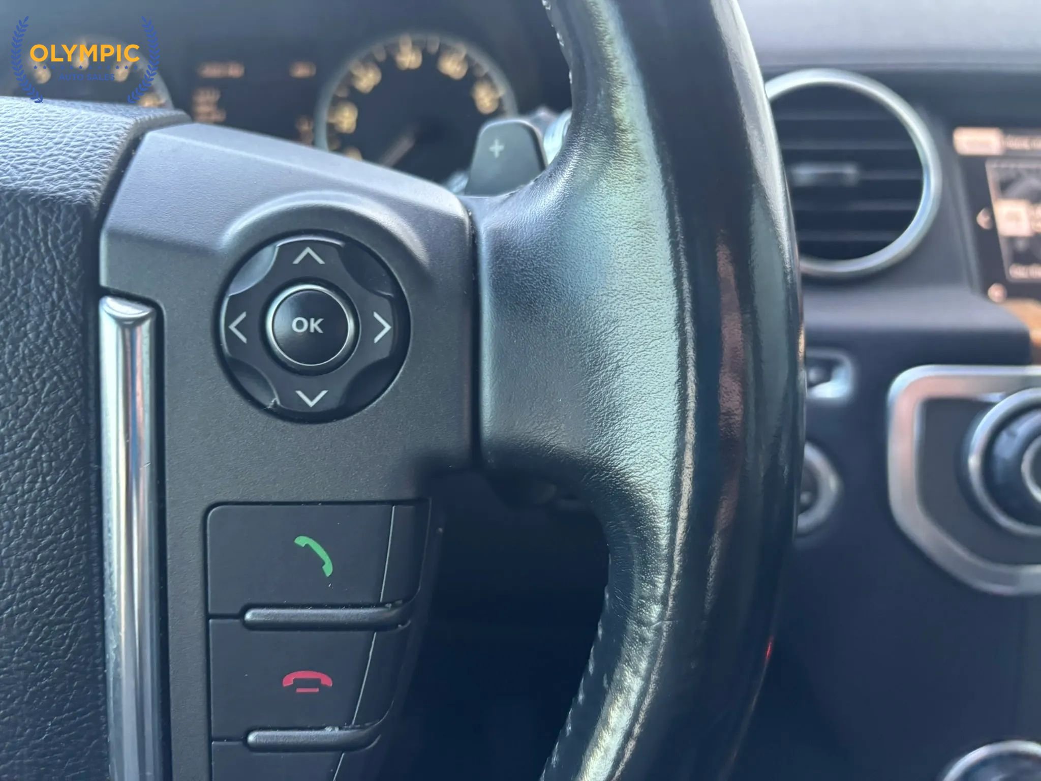 Used 2016 Land Rover LR4 HSE image 25