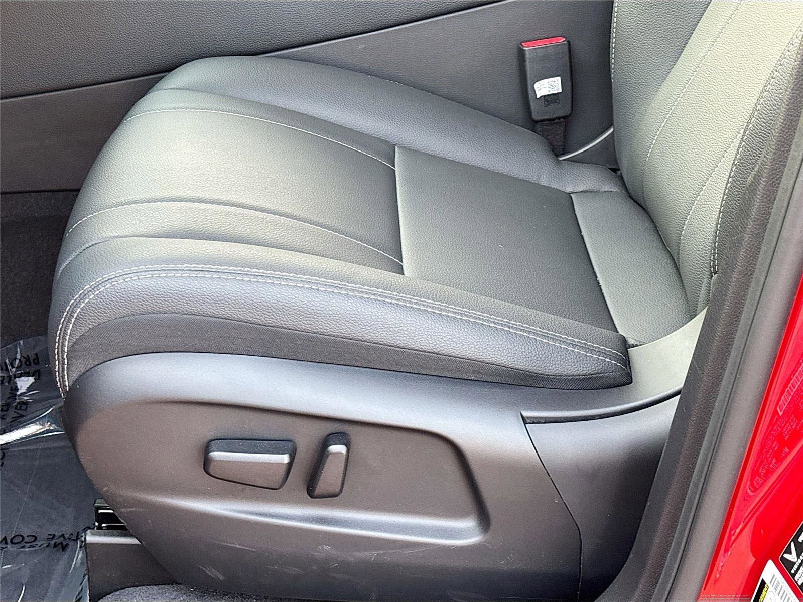 New 2025 VinFast VF 8 Eco image 19