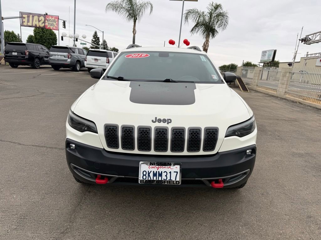 Used 2019 Jeep Cherokee Trailhawk AWD/4WD image 2