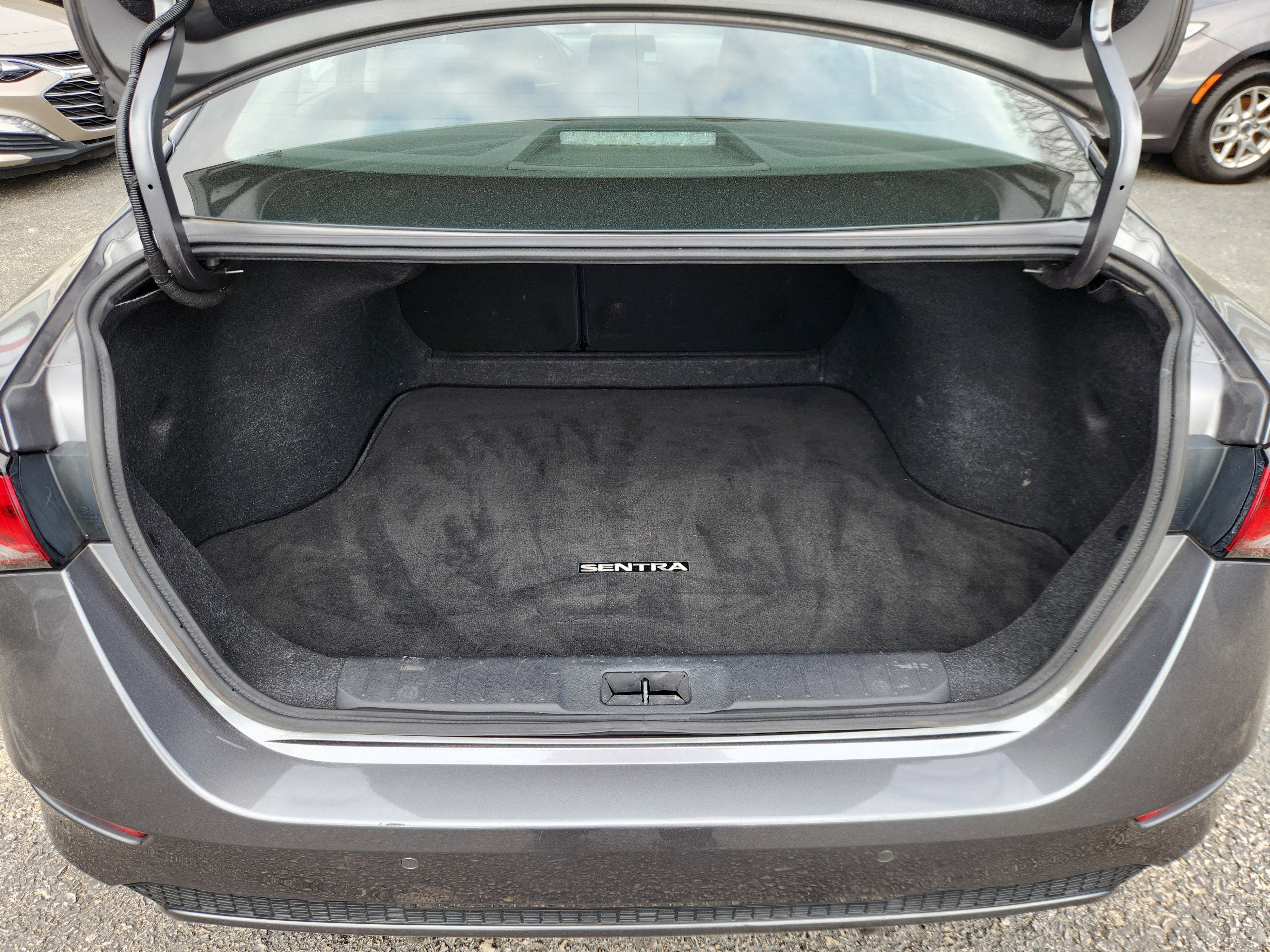 Used 2020 Nissan Sentra SV image 18