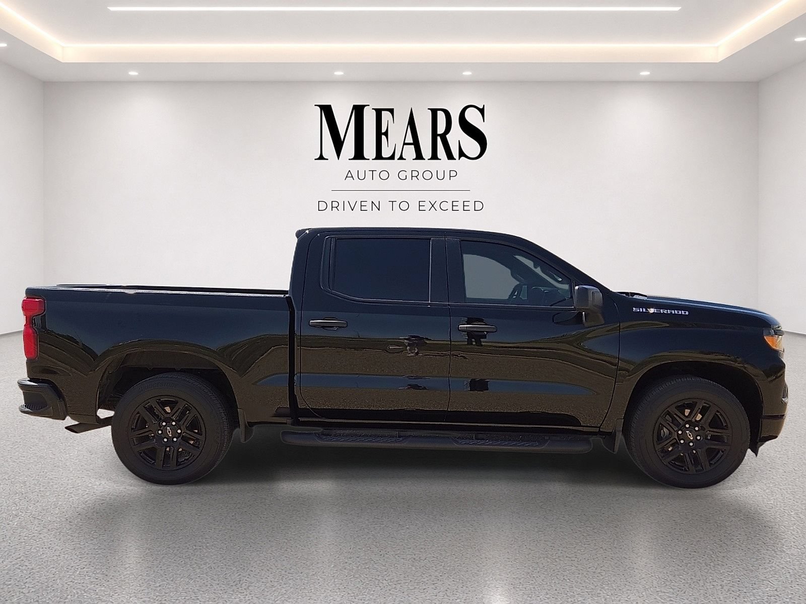 Used 2023 Chevrolet Silverado 1500 Custom RWD image 6
