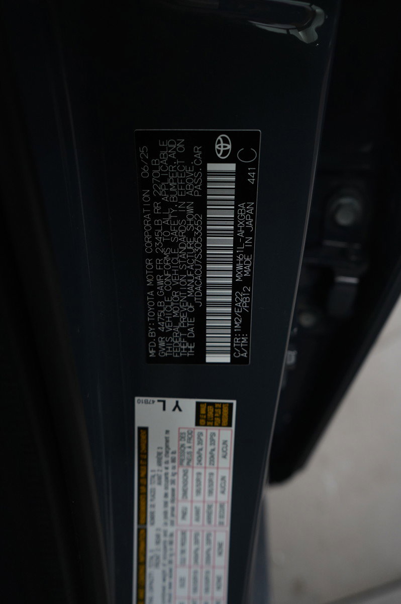 Used 2025 Toyota Prius Plug-In Hybrid FWD image 24