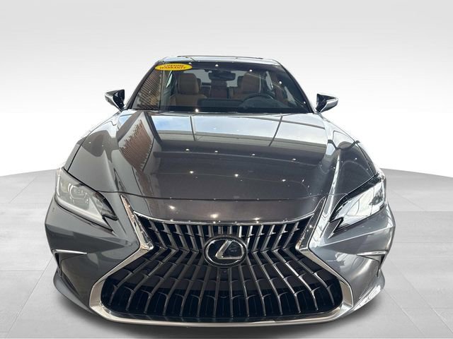 Used 2025 Lexus ES 300h w/ Technology Package image 46