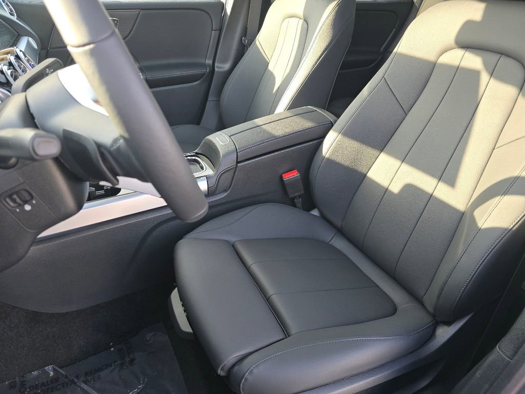 New 2026 Mercedes-Benz GLB 250 4MATIC image 23