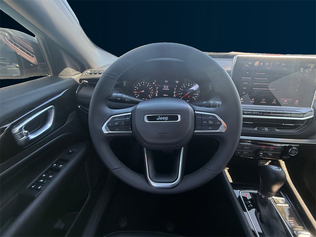 New 2026 Jeep Compass Latitude image 13