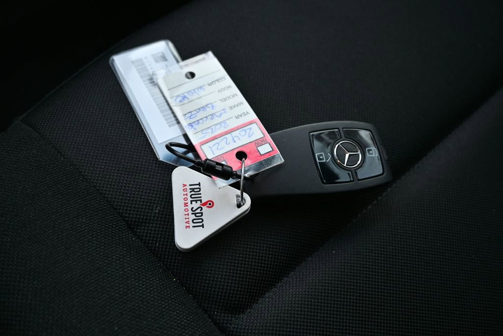 Used 2025 Mercedes-Benz Sprinter 2500 image 22