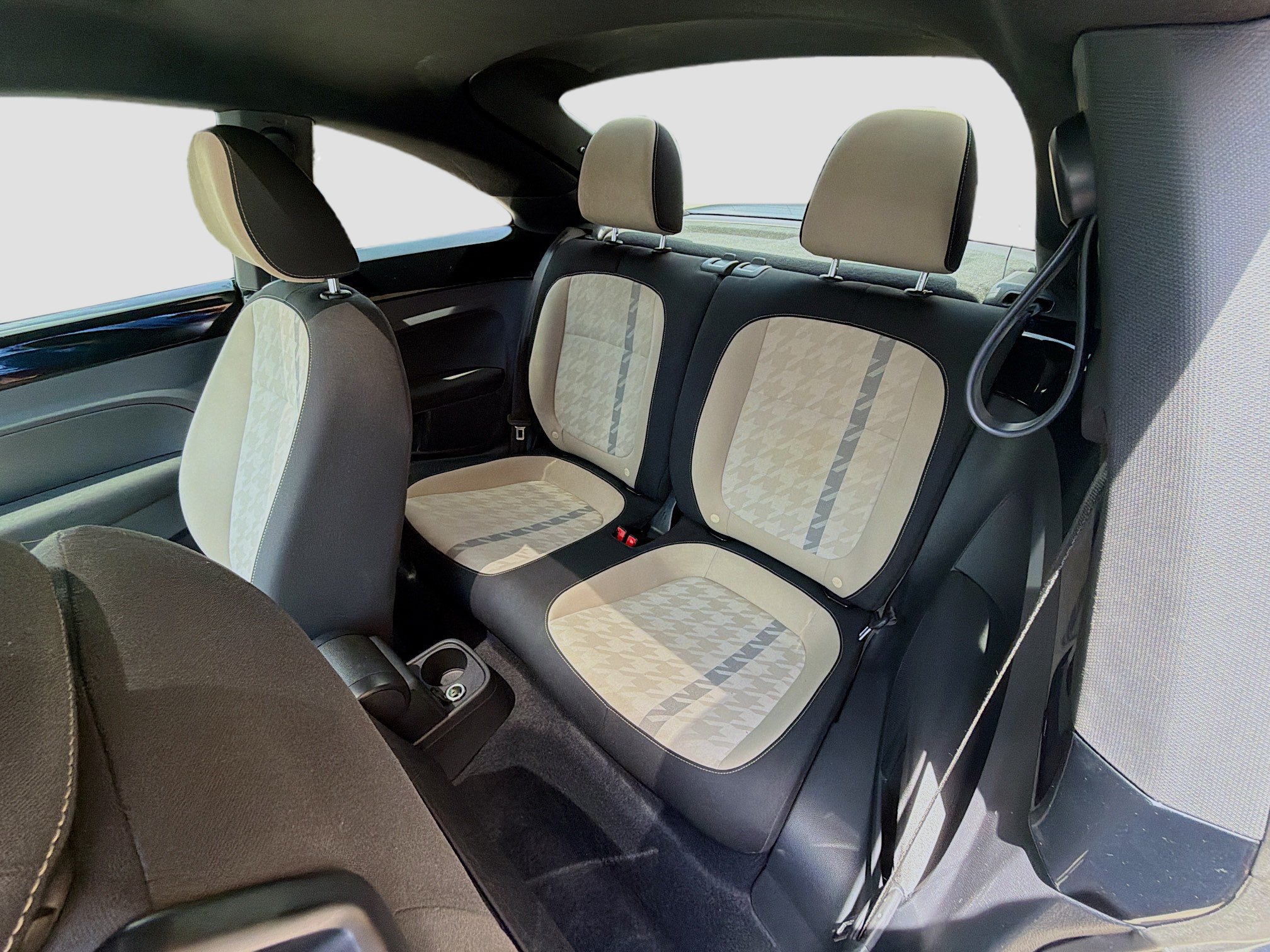 Used 2018 Volkswagen Beetle 2.0T Coast FWD image 22