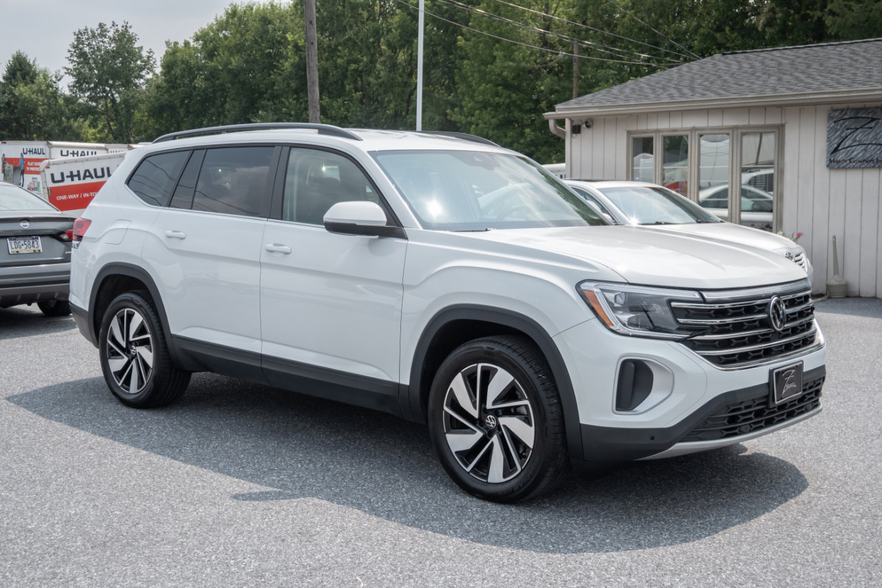 Used 2024 Volkswagen Atlas SE image 3