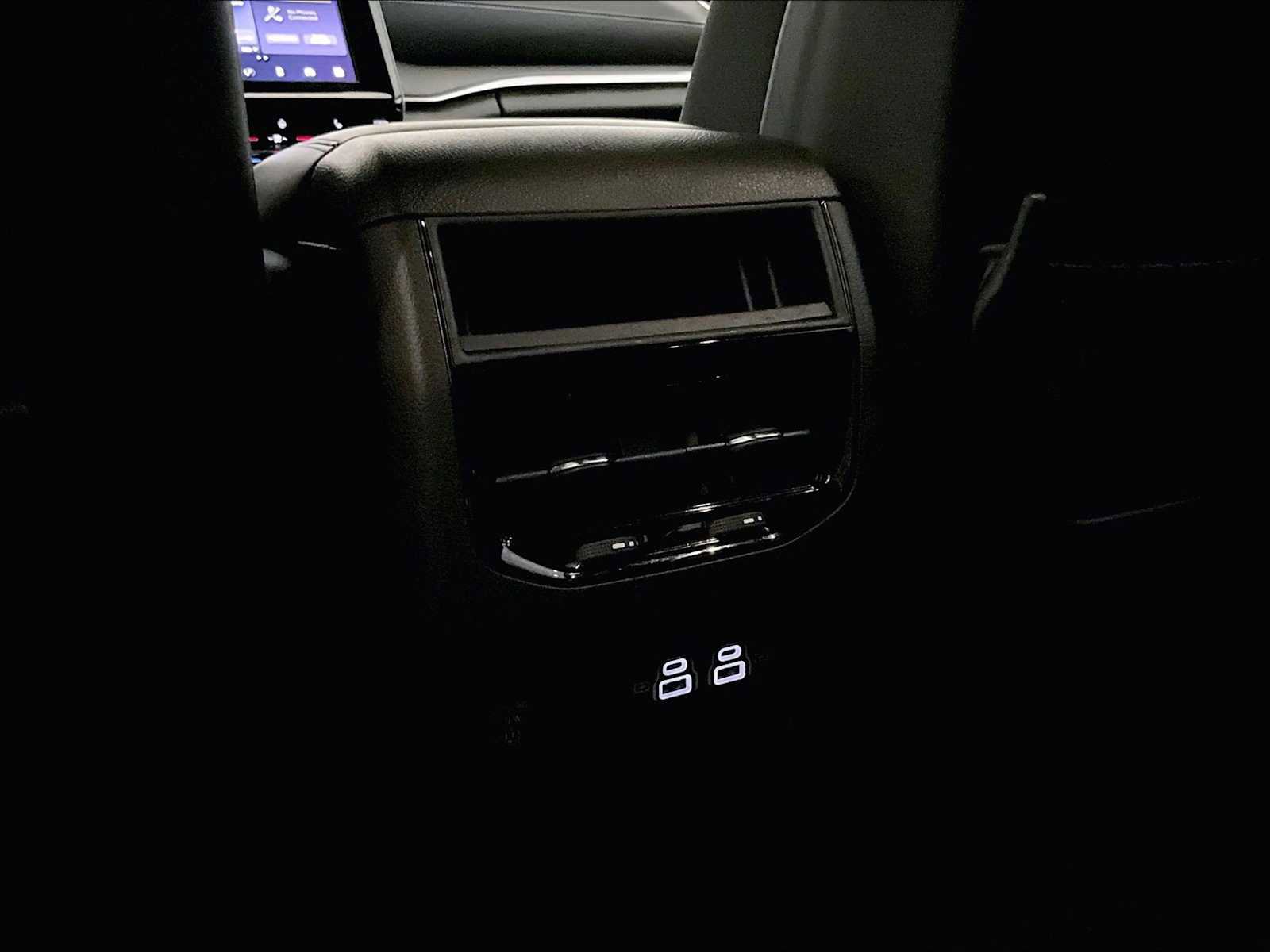 Used 2024 Jeep Grand Cherokee Altitude image 30