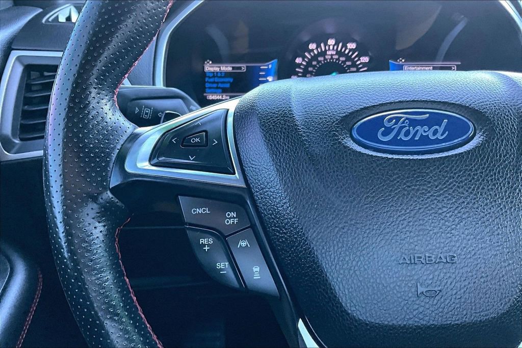Used 2021 Ford Edge ST-Line w/ Class II Trailer Tow Package AWD/4WD image 17