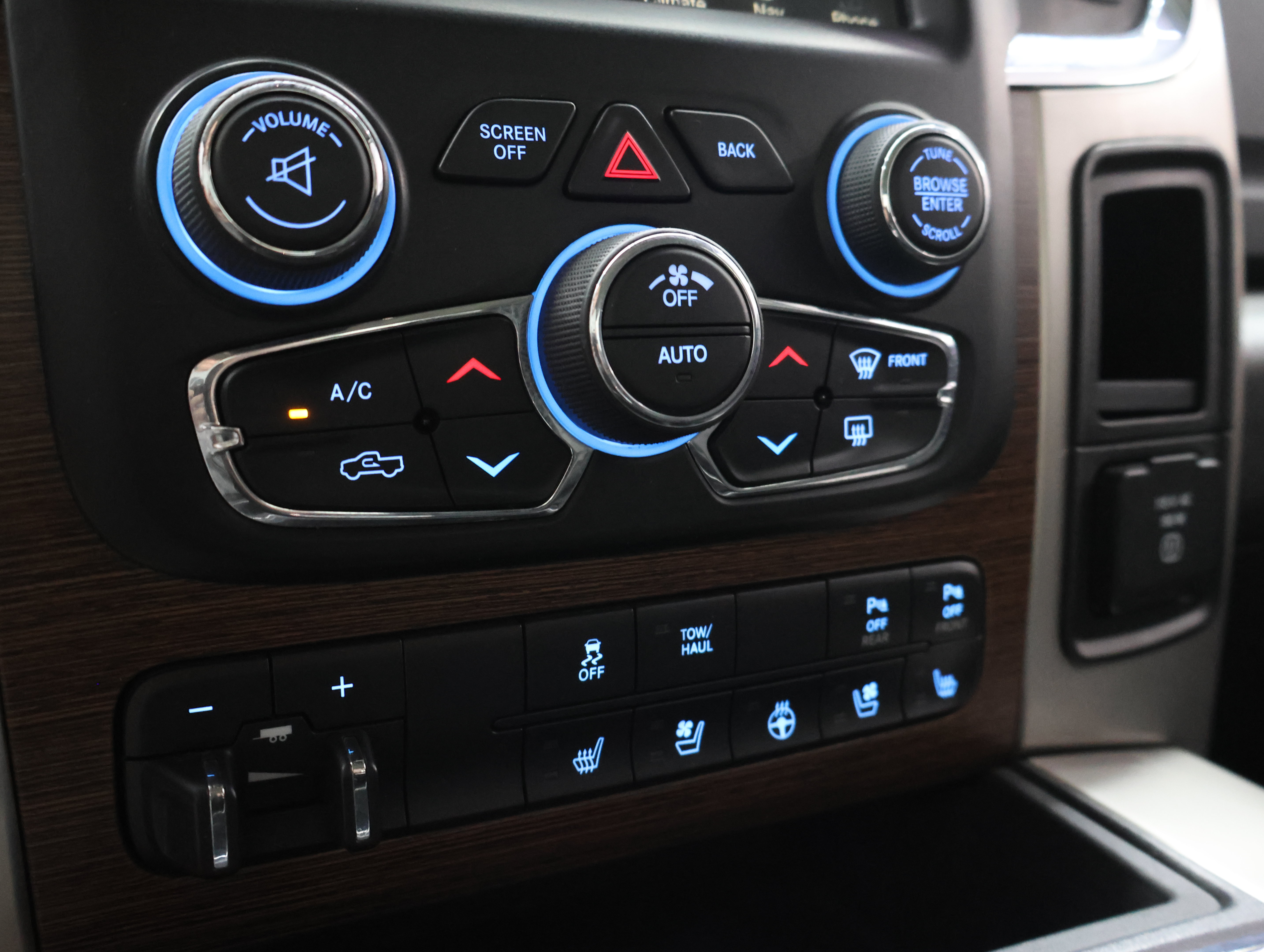 Used 2017 RAM 2500 Laramie w/ Sport Appearance Group AWD/4WD image 45