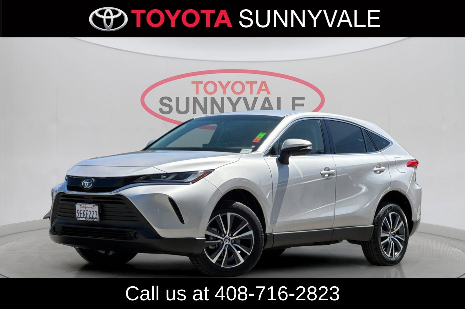 Used 2023 Toyota Venza LE AWD/4WD image 2
