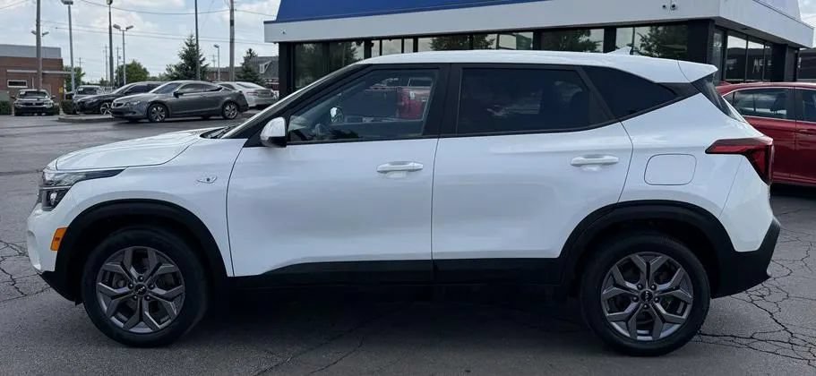 Used 2024 Kia Seltos LX AWD/4WD image 7