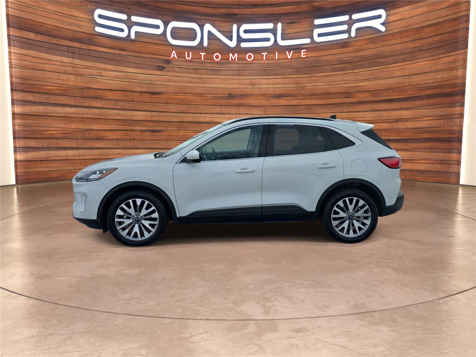 Used 2022 Ford Escape Titanium w/ Class II Trailer Tow Package image 2