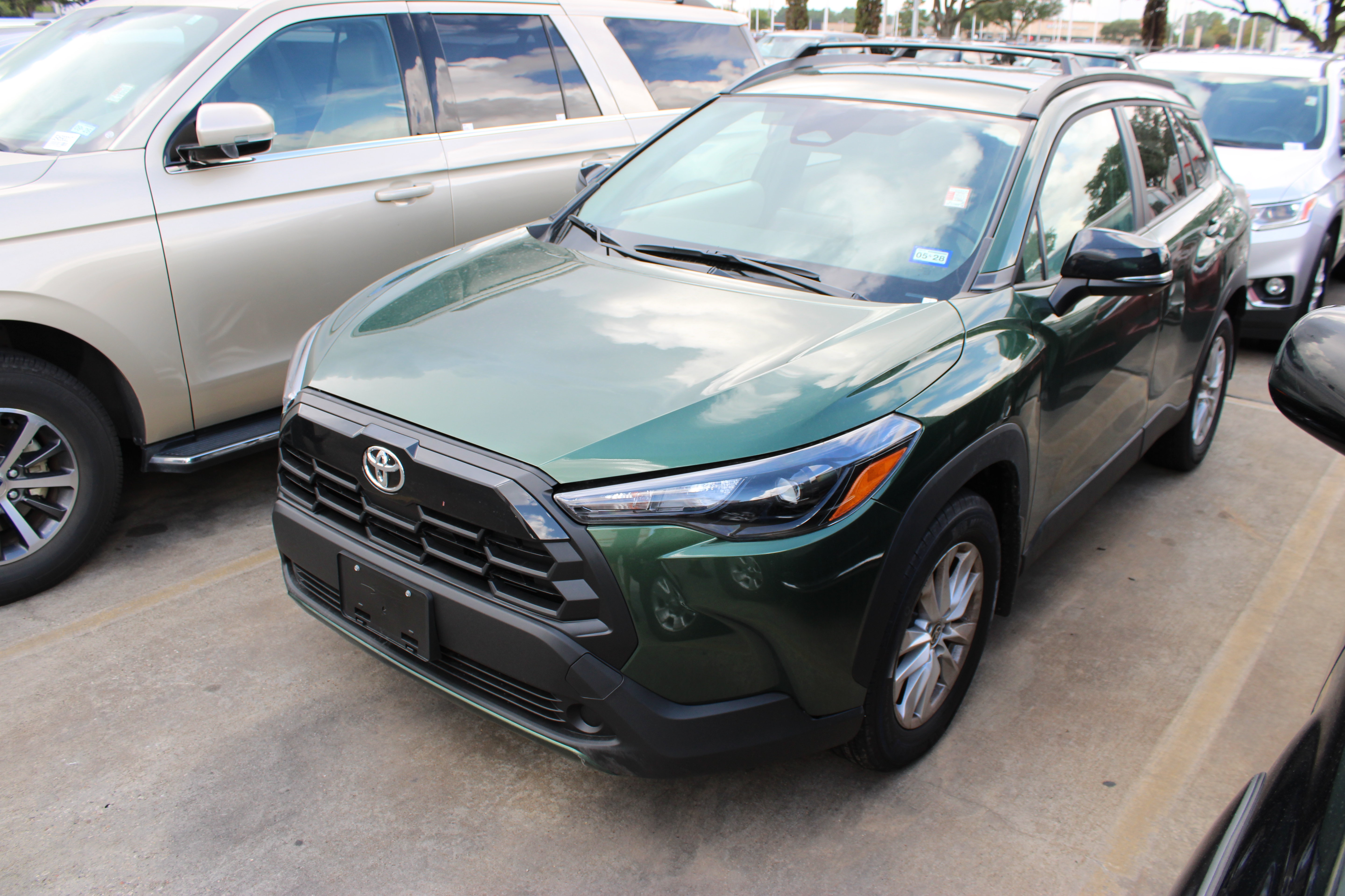 Used 2026 Toyota Corolla Cross LE FWD image 6