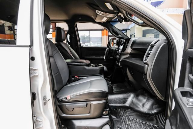 Used 2022 RAM 3500 Tradesman w/ Chrome Appearance Group AWD/4WD image 32