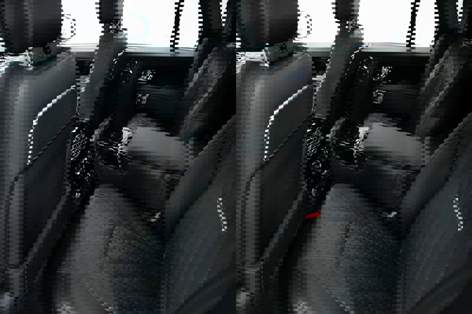 Used 2021 Land Rover Range Rover SV Autobiography Dynamic image 27