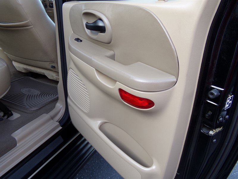 Used 2001 Ford F150 Lariat image 51